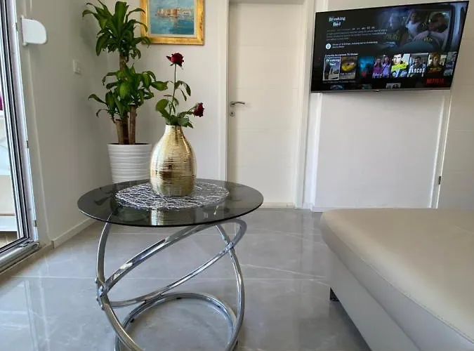 White Sapphire Apartment