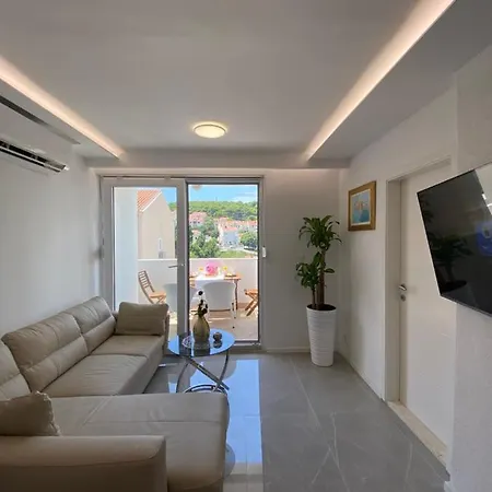 Apartment White Sapphire