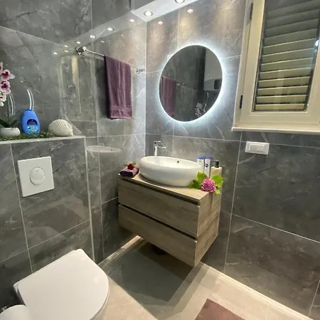 White Sapphire Apartament *